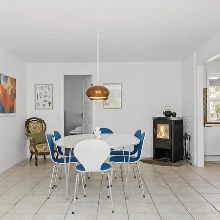 3602-nexo-turistvej-45-a * Neksø